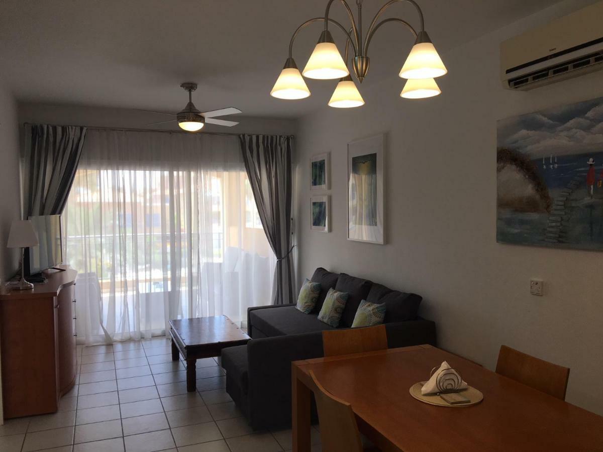 Limnaria Gardens - Modern 1 Bed, Walk To Beach & Shops Paphos Exterior photo